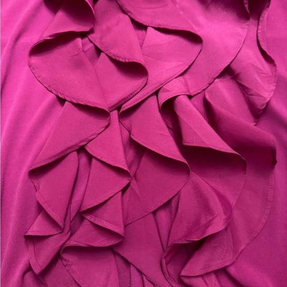 🔴 THE LIMITED MAGENTA RUFFLED TOP SIZE MEDIUM - Picture 2 of 4